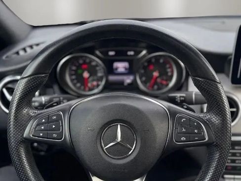 Used 2019 Mercedes-Benz GLA 250 4MATIC image 13