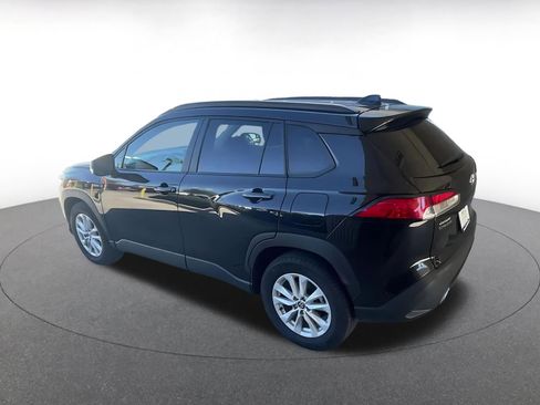 Used 2025 Toyota Corolla Cross LE image 10