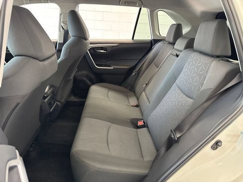 Used 2025 Toyota RAV4 XLE AWD/4WD image 36