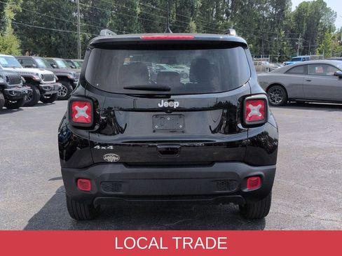 Used 2023 Jeep Renegade Latitude w/ Premium Group AWD/4WD image 4