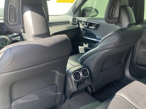 Used 2023 Mercedes-Benz C 300 Sedan image 11
