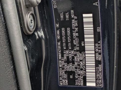 Used 2022 Toyota Sequoia Limited RWD image 27