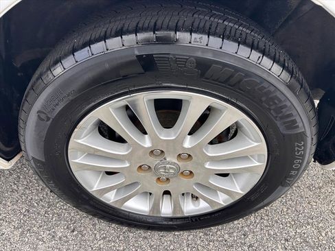 Used 2010 Toyota Sienna LE image 25