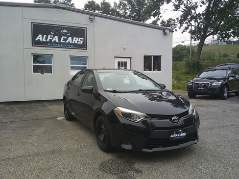 Used 2014 Toyota Corolla LE FWD image 3