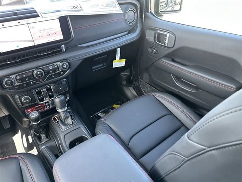 New 2025 Jeep Wrangler Unlimited Rubicon w/ Technology Group image 14
