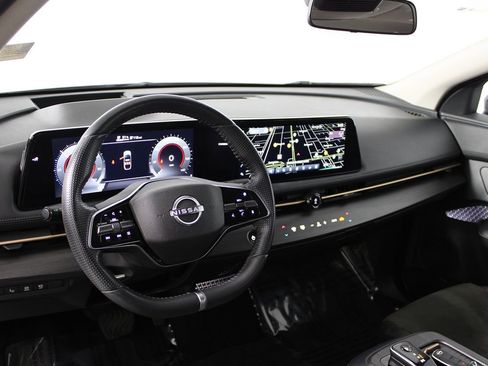Used 2024 Nissan Ariya FWD image 28