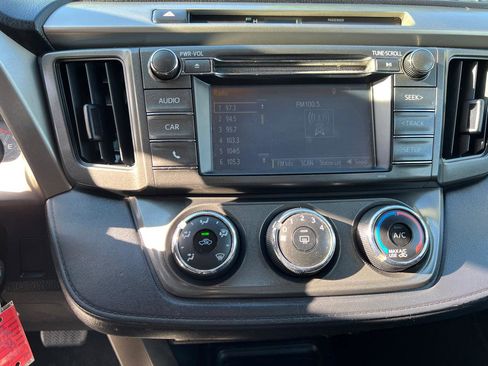 Used 2015 Toyota RAV4 LE AWD/4WD image 24