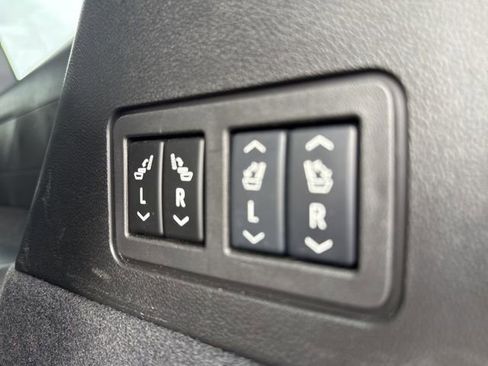 Used 2024 Cadillac XT6 Sport w/ Technology Package image 8