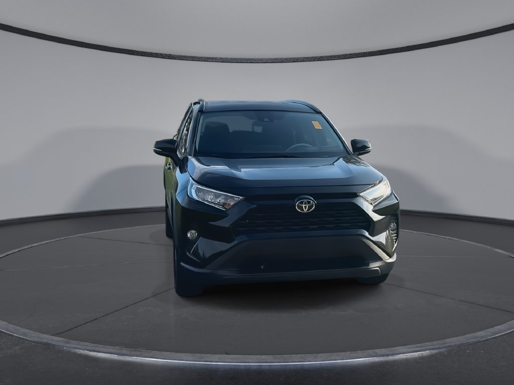Used 2021 Toyota RAV4 XLE FWD image 3