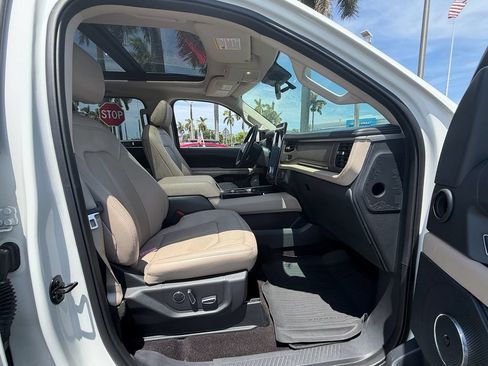 Used 2023 Ford Expedition Max Limited AWD/4WD image 18