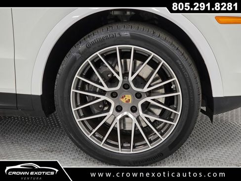 Used 2022 Porsche Cayenne image 9
