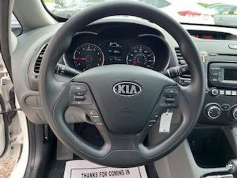 Used 2017 Kia Forte LX image 17
