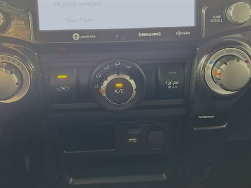 Used 2021 Toyota 4Runner TRD Off-Road AWD/4WD image 26
