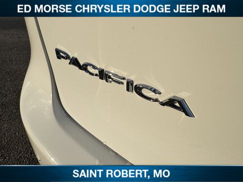 New 2026 Chrysler Pacifica Select FWD image 10