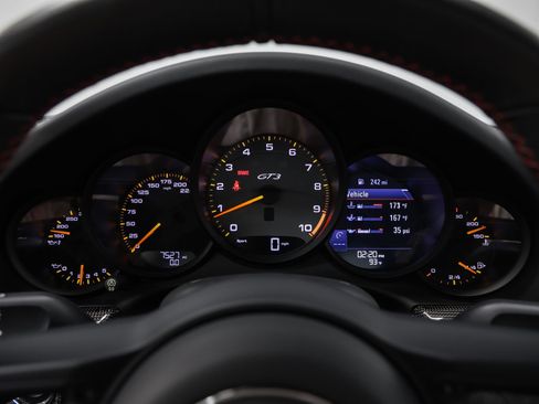 Certified 2018 Porsche 911 GT3 RWD image 48