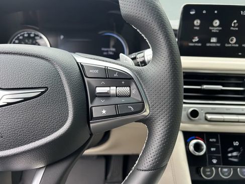 Used 2026 Genesis G70 2.5T RWD image 17