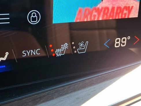 Used 2025 Chevrolet Tahoe High Country image 30