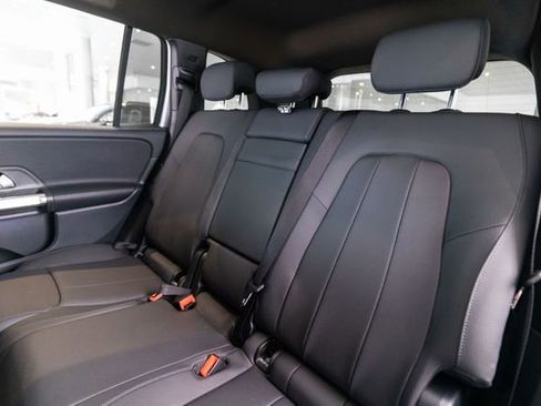 New 2026 Mercedes-Benz GLB 250 4MATIC image 32