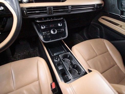 Used 2022 Lincoln Corsair Reserve w/ Equipment Group 201A image 9