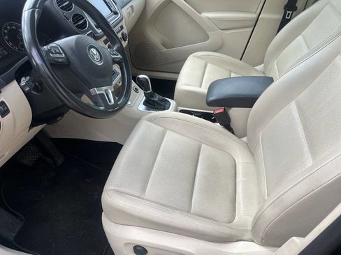 Used 2016 Volkswagen Tiguan SE FWD image 8