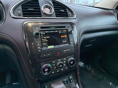 Used 2017 Buick Enclave Leather image 16