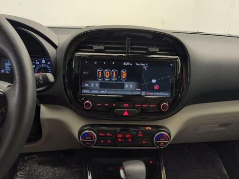 Used 2022 Kia Soul S FWD image 21