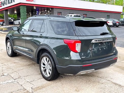 Used 2022 Ford Explorer XLT w/ Equipment Group 202A image 5