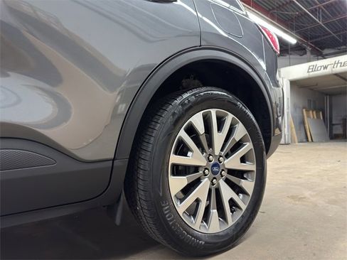 Used 2022 Ford Escape Titanium image 23
