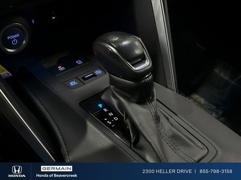 Used 2021 Toyota Venza LE image 32