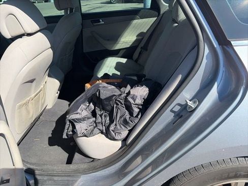 Used 2016 Hyundai Sonata SE w/ Cargo Package image 18