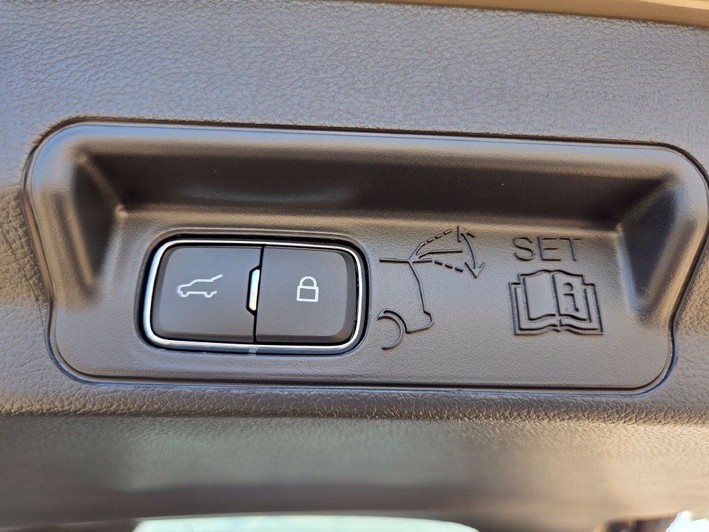 Used 2026 Ford Explorer ST-Line w/ Premium Package RWD image 15