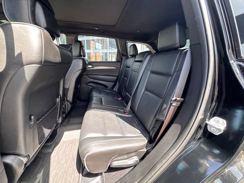 Used 2020 Jeep Grand Cherokee Overland AWD/4WD image 26