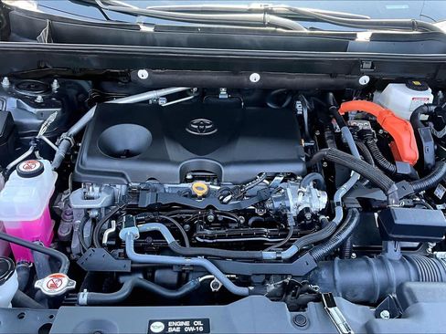 Certified 2025 Toyota RAV4 XLE AWD/4WD image 32