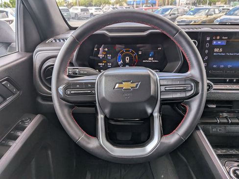 Used 2025 Chevrolet Colorado W/T w/ WT Convenience Package II AWD/4WD image 18