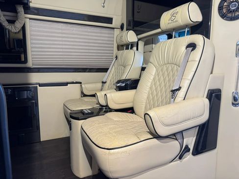 Used 2015 Mercedes-Benz Sprinter 2500 image 29