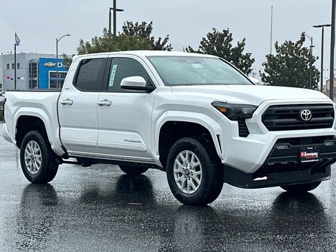 New 2025 Toyota Tacoma SR5 image 2