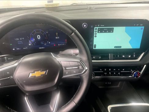 Used 2025 Chevrolet Equinox LT image 19