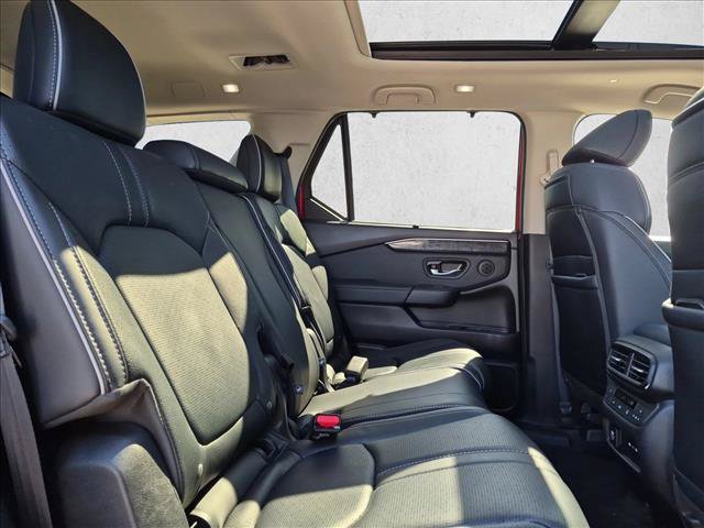 Used 2025 Honda Pilot Elite image 22