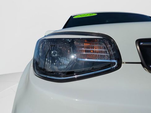 Used 2019 Kia Soul FWD image 25
