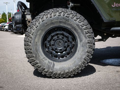 Used 2021 Jeep Wrangler Unlimited Rubicon AWD/4WD image 16
