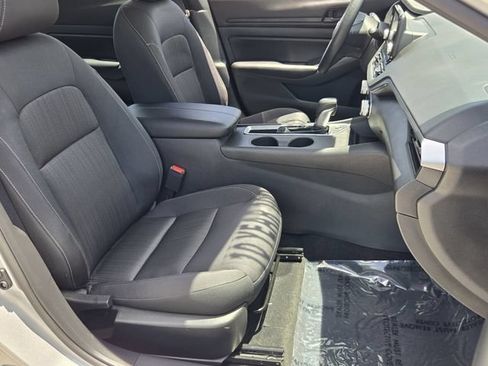 Used 2024 Nissan Altima 2.5 S FWD image 16