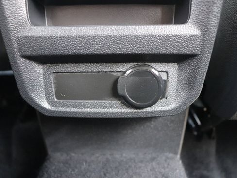 Used 2022 Volkswagen Tiguan S image 21