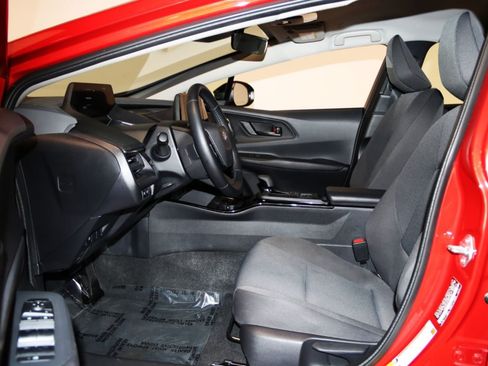 Used 2026 Toyota Prius LE FWD image 30