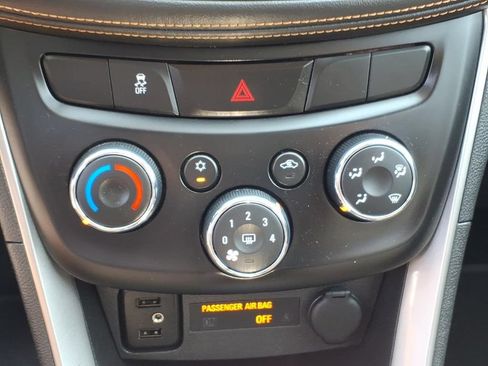 Used 2018 Chevrolet Trax LT w/ LT Convenience Package AWD/4WD image 8