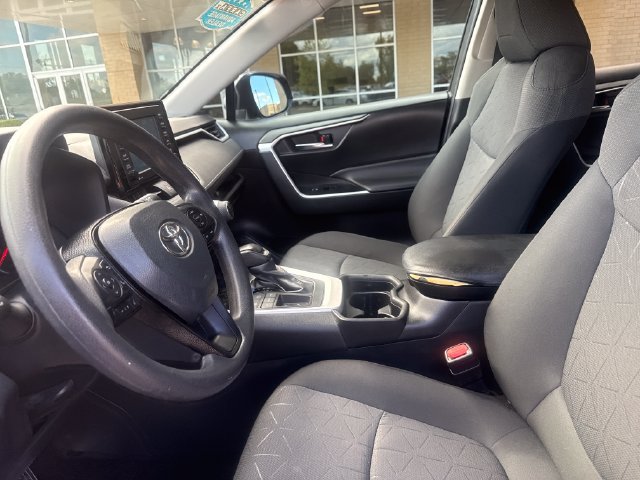 Used 2021 Toyota RAV4 XLE FWD image 9