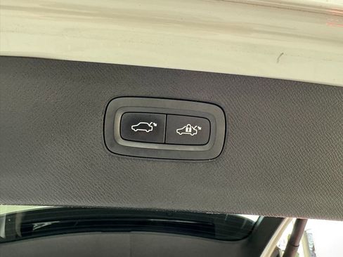 Used 2018 Volvo XC90 T5 Momentum w/ Convenience Package image 53