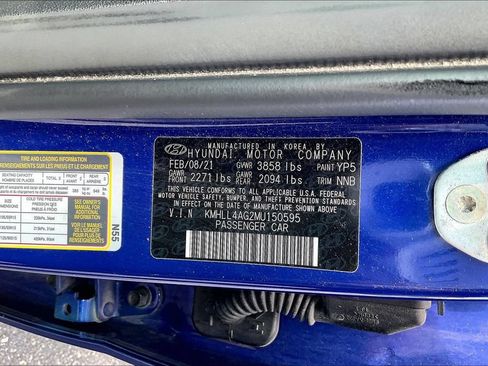 Used 2021 Hyundai Elantra SE FWD image 21
