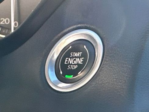 Used 2023 Cadillac XT4 Premium Luxury image 38