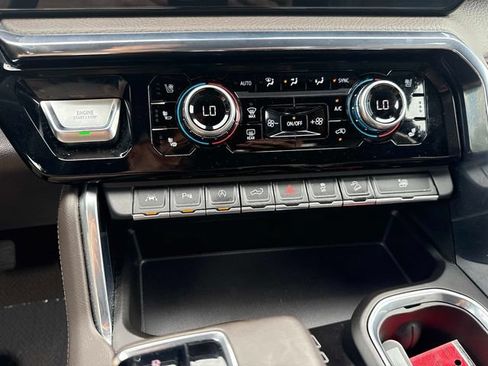 Used 2023 GMC Sierra 1500 Denali w/ Technology Package AWD/4WD image 23