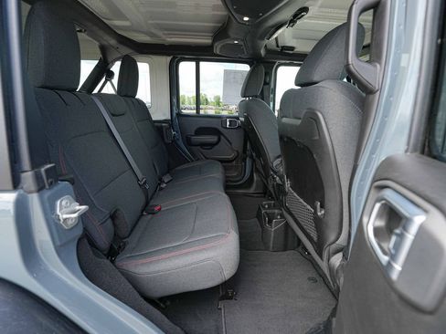 Used 2025 Jeep Wrangler Unlimited Rubicon AWD/4WD image 23